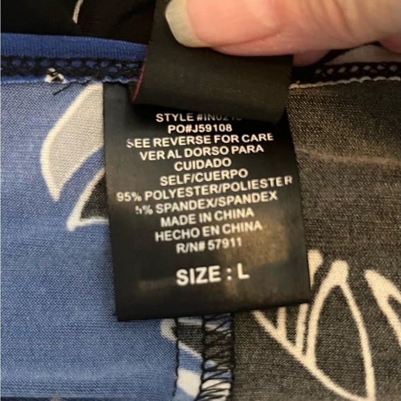 Wrapper Dress Size Large. EUC. - Picture 5 of 5